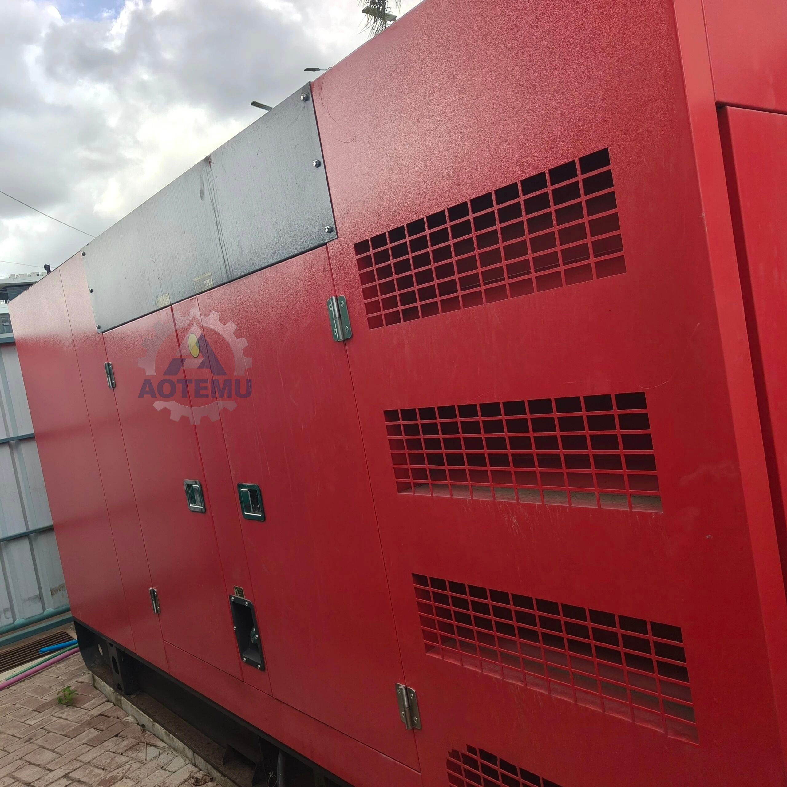 Dimensionamiento de un generador diésel de 20 a 50 kW para pequeñas fábricas: Guía de ingeniería 2026