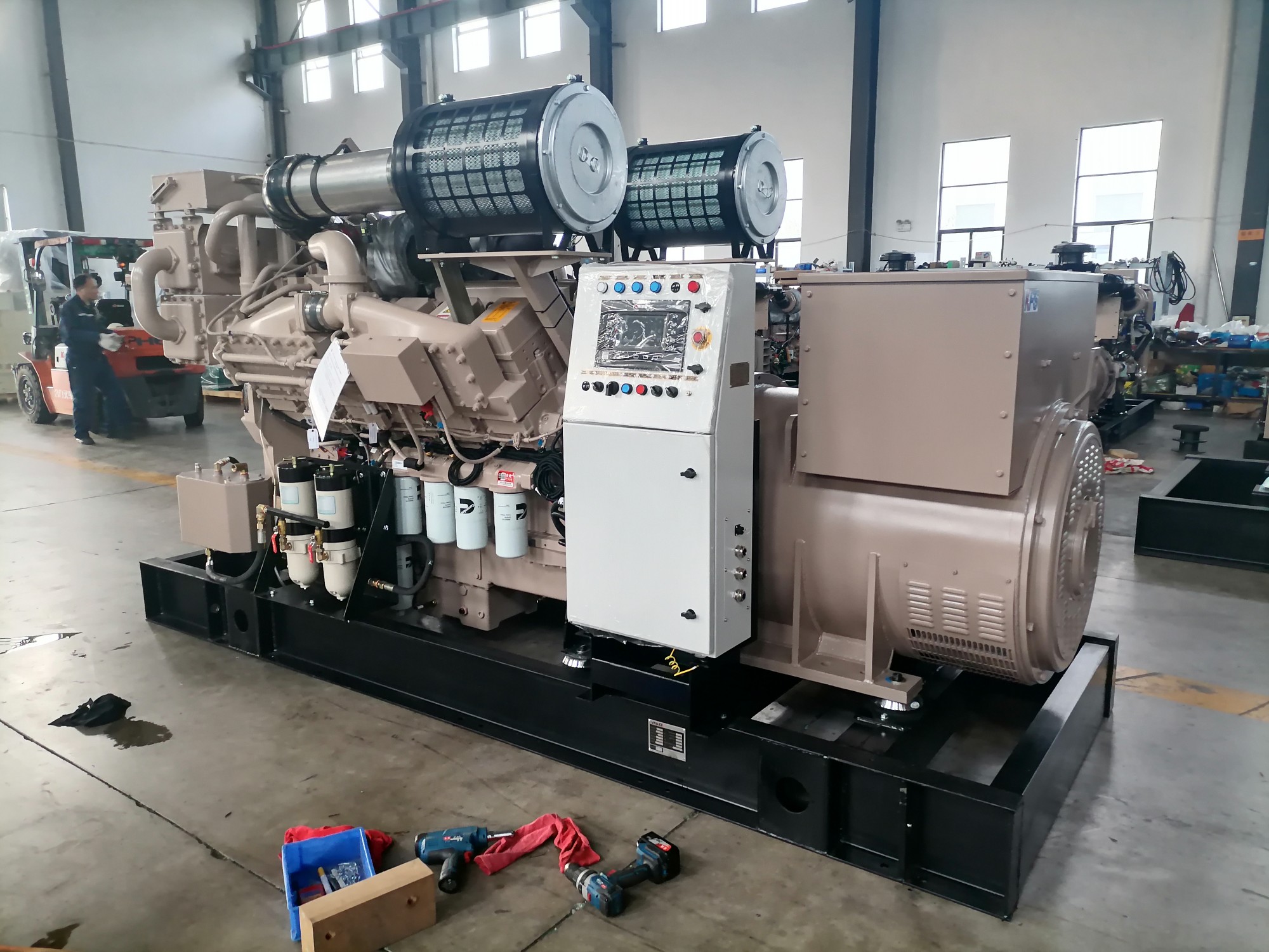 Se instaló un generador diésel silencioso AOTEMU de 200 KW250KVA en la pradera de Ulán Bator.